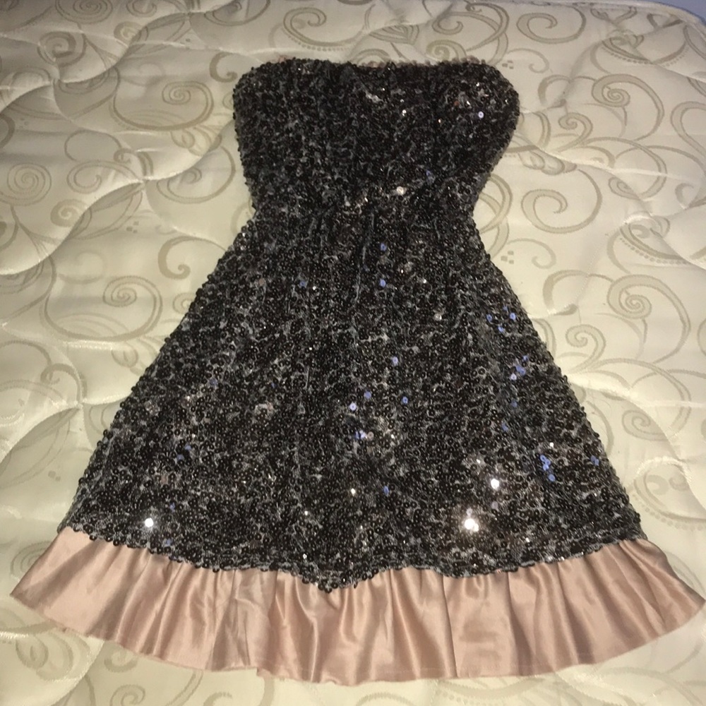 Sequined party dress!! 💃💥